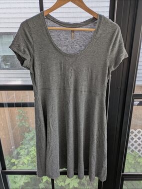 Thyme Maternity Gray Short-Sleeve Scoop Neck Dress